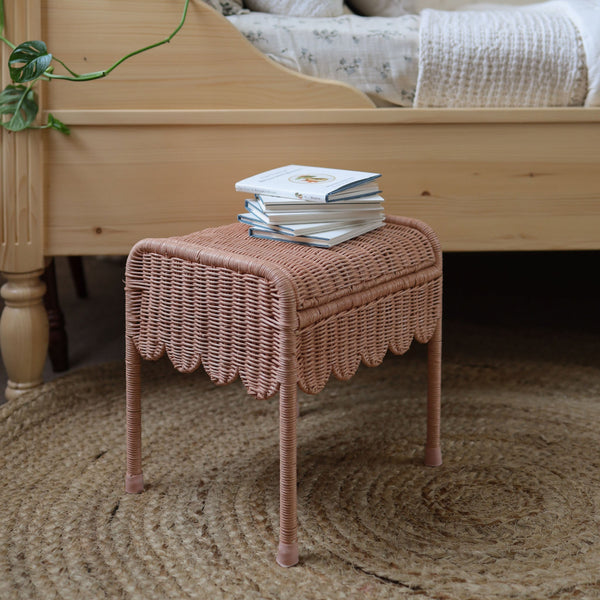 Petal Storie Stool - Seashell Pink